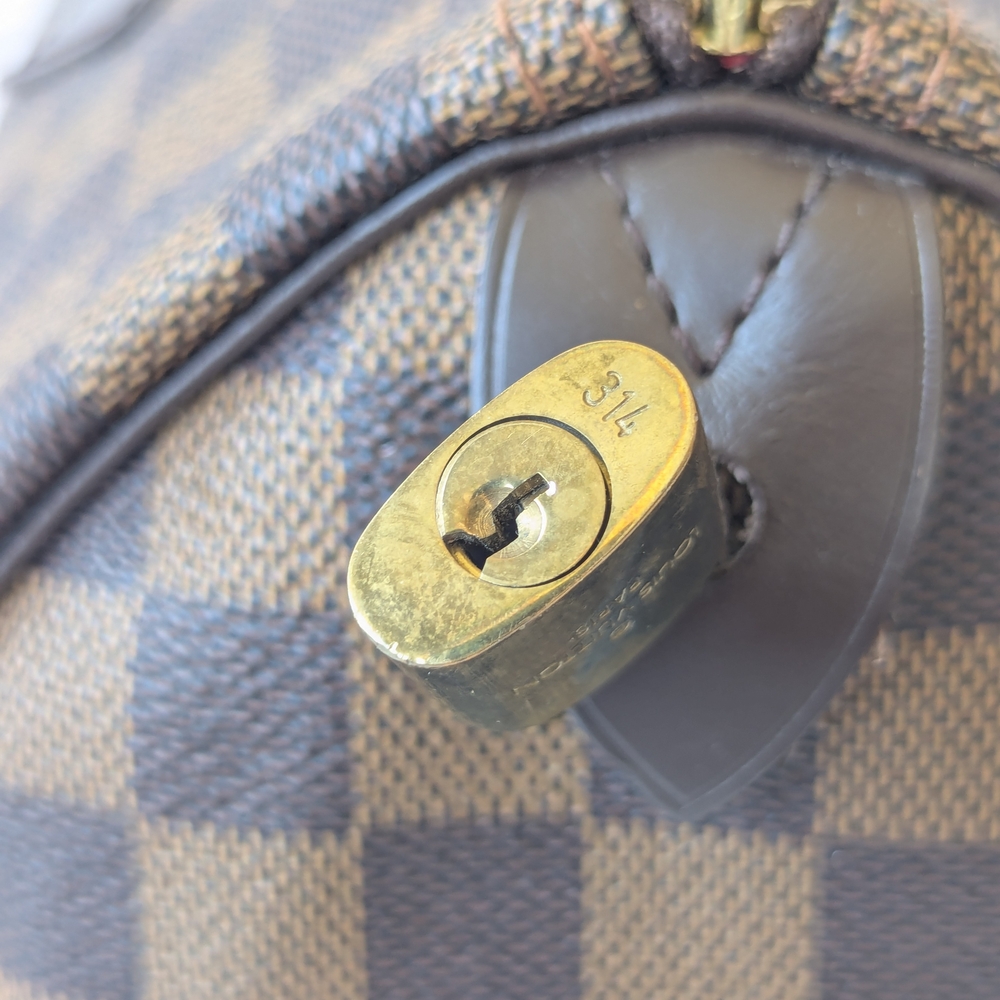 Louis Vuitton Damier Speedy 30 Women's Hand bag - Picture 9 of 16
